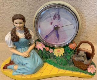 THE WIZARD OF OZ 1999 DESK CLOCK JUDY GARLAND DOROTHY TOTO GREAT 2