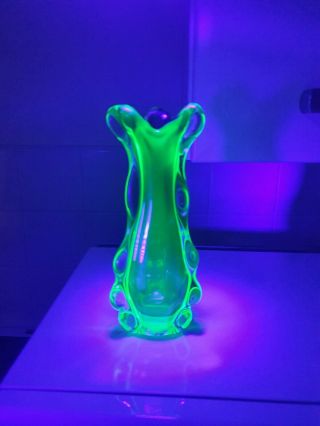 Stunning And Rare Murano uranium Glass Vase From The 60s 5