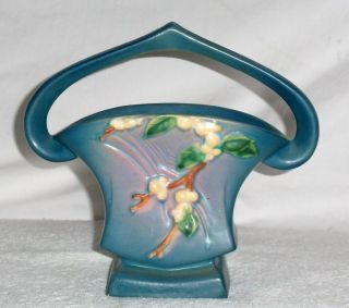 Vintage 1940s Roseville Pottery Snowberry Basket Vase 1bk - 7 Blue Evc