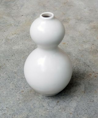 Set of 3 Jonathan Adler Modernist Small White Bud Vases 2
