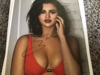 Selena Gomez Great Chest Signed W/ Tamper Proof Hologram & Auto