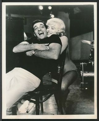 1960 Photo Marilyn Monroe & Yves Montand Behind The Scenes