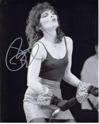 Pat Benatar Grammy Winning Singer Actress Signed 8x10 Photo With