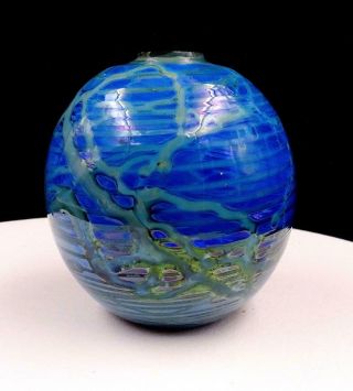 Eric Brakken Signed Art Glass Blue & Green Iridescent Round 4 3/8 " Oil Lamp 1983