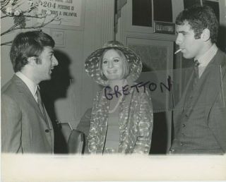 Barbra Streisand,  Elliot Gould & Dustin Hoffman Rare Candid Photo 3