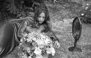 Doris Nieh Negative,  Brenda Scott,  Simon,  King Of The Witches (1971) N303805