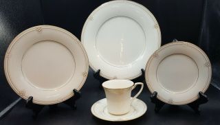 Noritake Satin Gown 7730 5 Piece Place Setting (s)