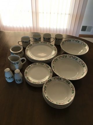 22pc Set Of Gibson Everyday Holly & Berry Christmas Charm Dinnerware Service 4