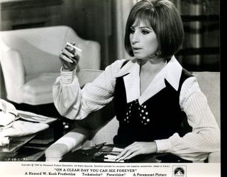 Barbra Streisand On A Clear Day You Can See Forever 8x10 " Photo L9803