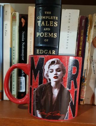 Marilyn Monroe Unique Red Mug,  20oz Glittery.  (individually)