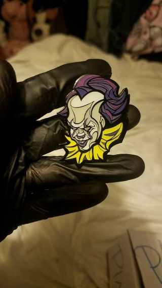 FRACTURIZED Pennywise IT Enamel Pin Stephen King Horror Clown Rare HTF 2