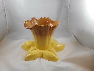Abingdon Pottery Daffodil Vase