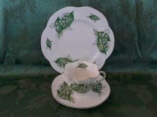 Shelley " Lily Of The Valley " 13822 3 Piece Set Teacup,  Saucer And Plate