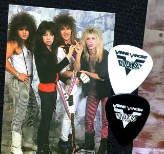 KISS/Vinnie Vincent Invasion 1988 Fan Club Kit w/VV Signed Xmas Card - Slaughter 8