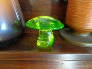 Vintage Viking Art Glass Avocado Green Mushroom Mid Century Modern Very Cool