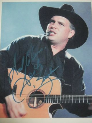Garth Brooks Signed Photo W/guitar