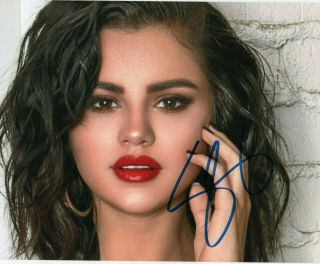 Selena Gomez Signed 8 X 10 Photo Really