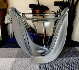Vtg Baccarat Crystal Winged Vase W Frosted Sides France 6.  5in T 6.  5in W 4.  5in L