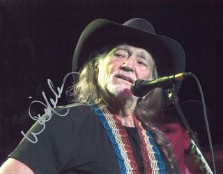 Willie Nelson Legendary Country Star 8.  5 X 11 Photo Signed With