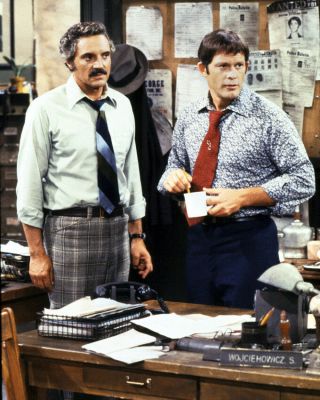 Max Gail And Hal Linden In Barney Miller In Police Station 16x20 Poster