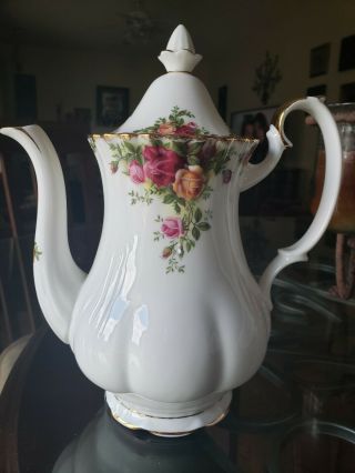 Royal Albert Old Country Roses 48 Oz Bone China 22k Gold Accented Coffee Pot