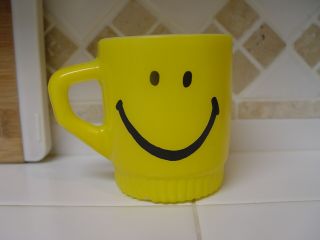 Fire - King Ribbed Bottom Happy Smiley Face Yellow & Black Coffee Mug