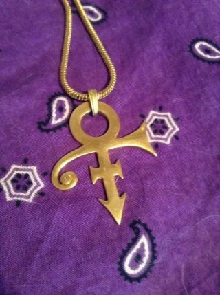 Prince Rogers Nelson Gold Love Symbol Necklace 2