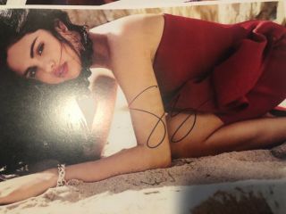 Selena Gomez So Hot Signed 8.  5 X 11 Auto Autograph W/ Holo
