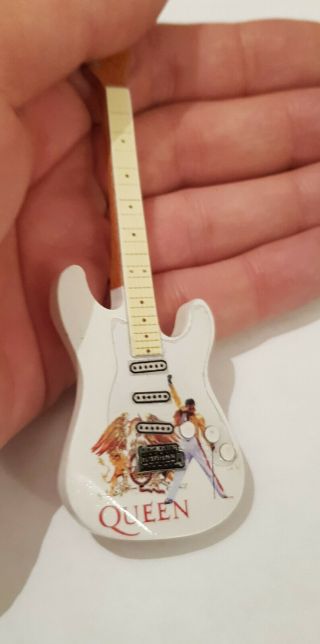 QUEEN Freddie Mercury 3 Miniature Guitar and mini gold LP Shadowbox signed print 5