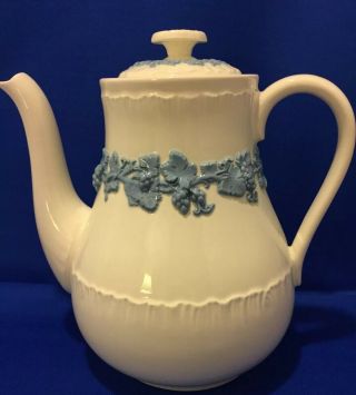 Wedgwood Coffee Pot Queensware Lavender On Cream Shell Edge 1950’s Perfect
