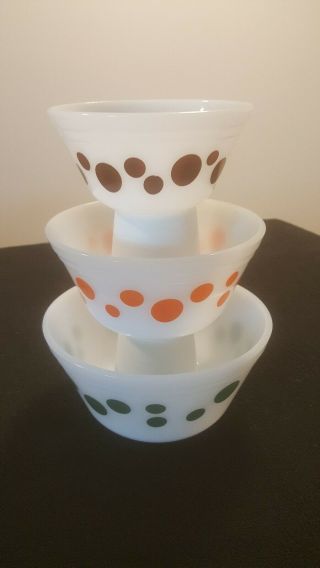 Vintage Set Of 3 Federal Atomic Dots Mixing Bowls Nesting Milk Glass Polka Dot
