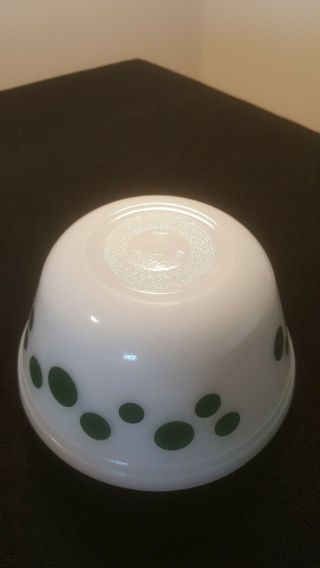 Vintage Set of 3 Federal Atomic Dots Mixing Bowls Nesting Milk Glass Polka Dot 4