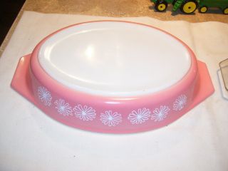 Vintage Pink Pyrex Daisy 1.  5 Quart Divided Casserole Bowl with Lid RARE 2