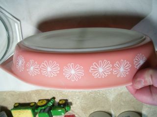 Vintage Pink Pyrex Daisy 1.  5 Quart Divided Casserole Bowl with Lid RARE 4