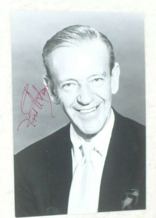5 X 7 B & W Signed Photo Of Movie An Dancer,  Performer Fred Astaire