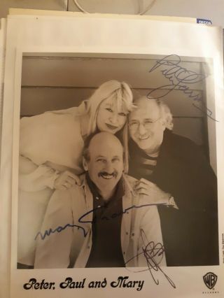 Band Peter Paul And Mary Signed Autographed 8x10 Photo