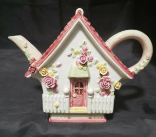 Royal Albert Old Country Roses Cottage Tea Pot - 5 3/4 " Tall