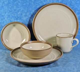 Noritake Stoneware Madera Ivory - 2 Dinner Plates,  2 Cereal Bowls,  1 Mug - Minty