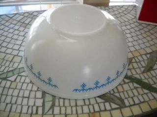 Vintage Pyrex Snowflake Blue Garland Large Mixing Bowl 404