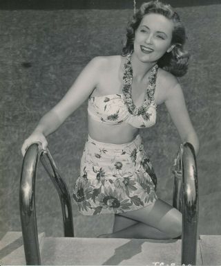 Tanis Chandler 1940s Rko Sexy Cheesecake Photo Ernest Bachrach Stamp Vv