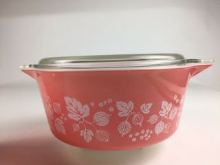VINTAGE Pyrex Pink Gooseberry 2.  5 Qt & 1.  5 Qt Casserole Dish Set w/ Lids 473 475 3