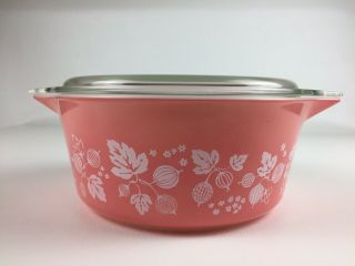 VINTAGE Pyrex Pink Gooseberry 2.  5 Qt & 1.  5 Qt Casserole Dish Set w/ Lids 473 475 5