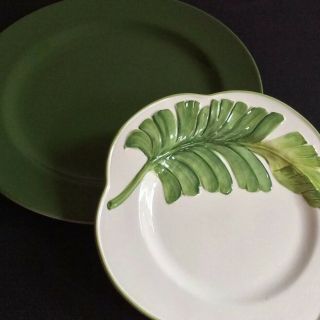 “INTO THE JUNGLE” VIETRI 2 Dinner Plates,  2 Salad Plates Tropical greens & white 6