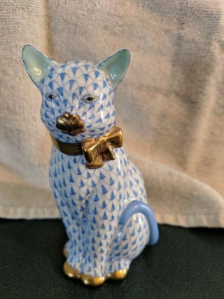 Herend Hungary Porcelain Hand Painted Fishnet Sitting Cat Figurine Blue