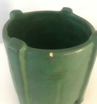 Weller Matte Green Arts Crafts Pottery Vase Buttress Feet Incised 6