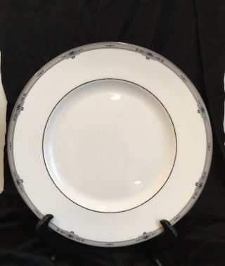 4 Wedgwood “amherst” Dinner Plate With Platinum Trim