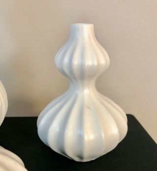 3 Jonathan Adler White Vases Ribbed Gourd Shaped Matte Finish Pottery Peru 6