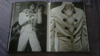 ELVIS PRESLEY ICONIC STAGEWEAR BOOK JUMPSUITS AND MORE 1970 - 1977 4