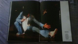 ELVIS PRESLEY ICONIC STAGEWEAR BOOK JUMPSUITS AND MORE 1970 - 1977 5
