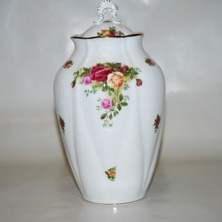 Royal Albert Old Country Roses Chelsea Vase With Lid Bone China